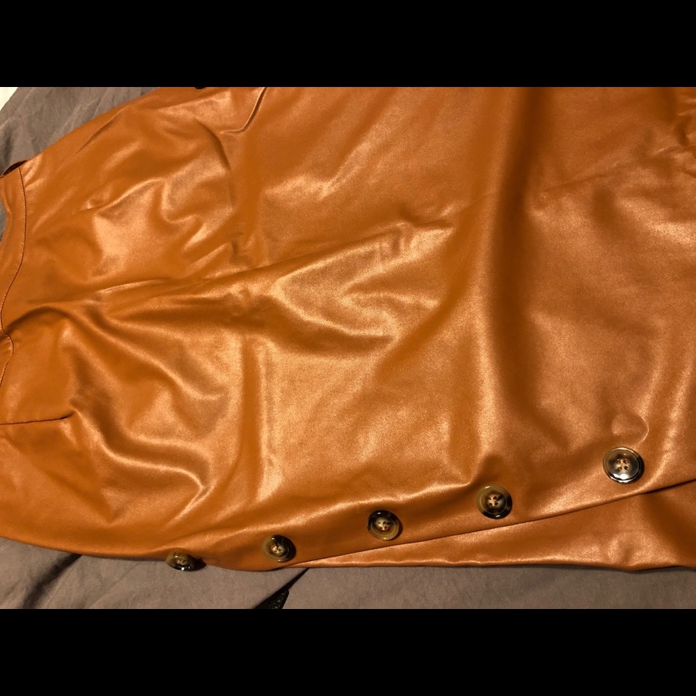 Skirt - Picture 3 of 6